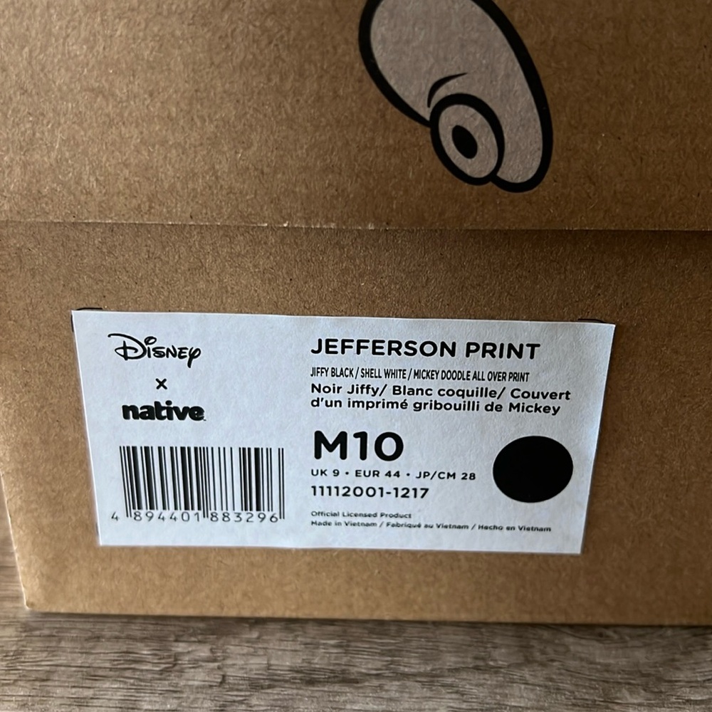 Men’s size 10 - black Jefferson Mickey print